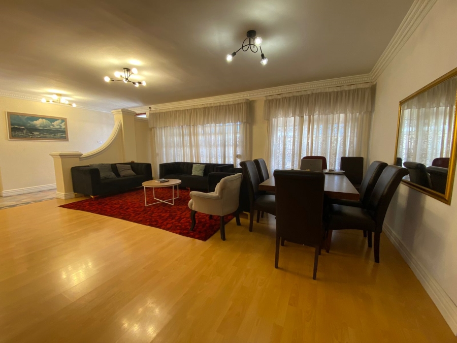 To Let 4 Bedroom Property for Rent in Lansdowne Western Cape